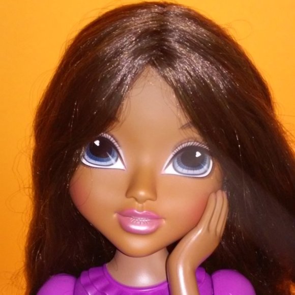 MGA Moxie Girlz Bria Doll Style Head Magic Hair - Picture 1 of 6